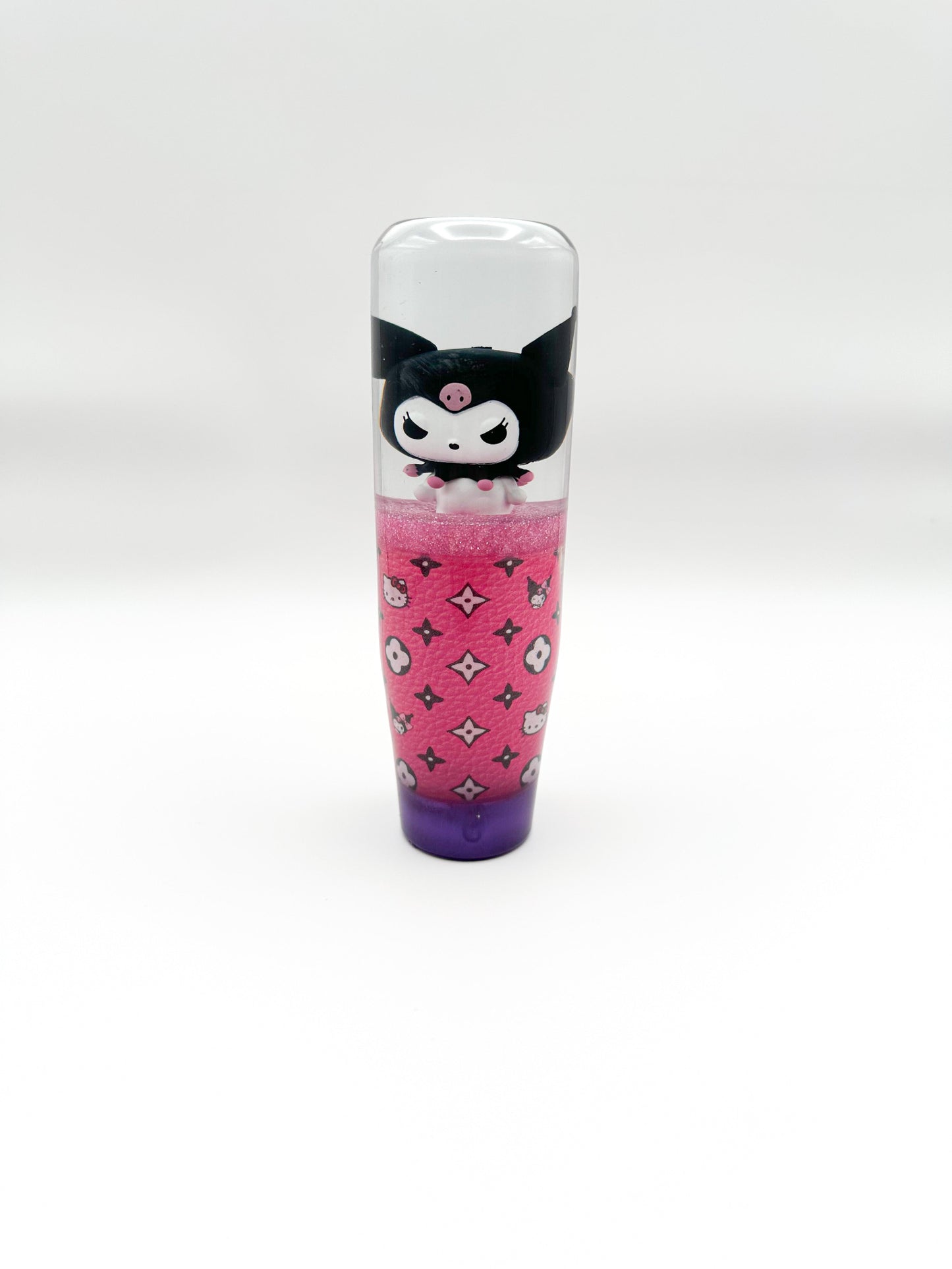
Upgrade your car interior with the Kuromi x Hello Kitty resin shift knob. Lightweight, durable, and compatible with most manual and automatic transmissions. Perfect for Sanrio fans and car enthusiasts!